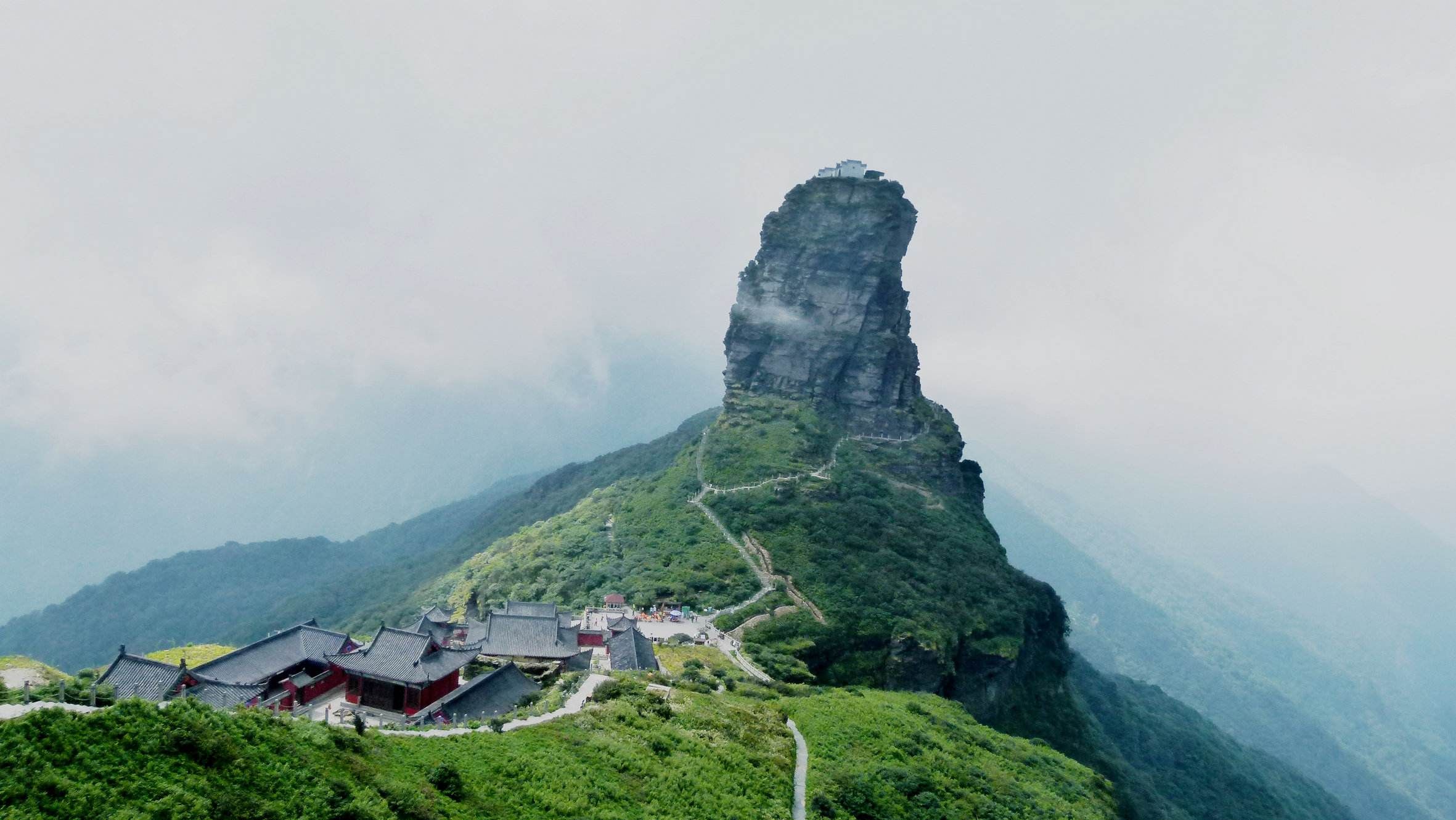全球最危险的房子,矗立山顶千年不倒,老外:只有中国人可以做到