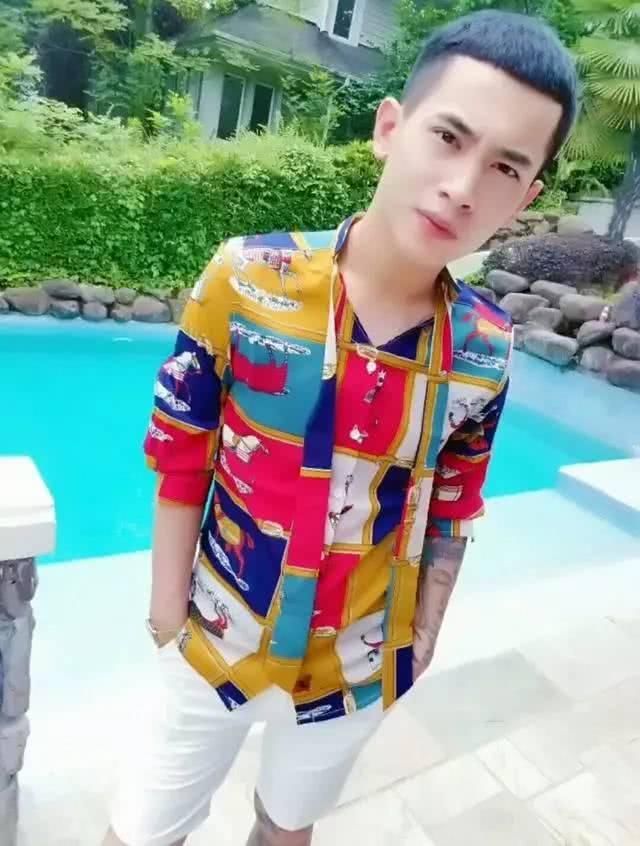 网红是怎么洗白的?有人哭,有人卖惨,但唯独王