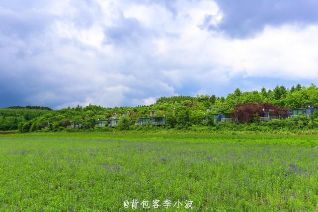 距长春市区一小时车程,不仅温度宜人,景色堪比