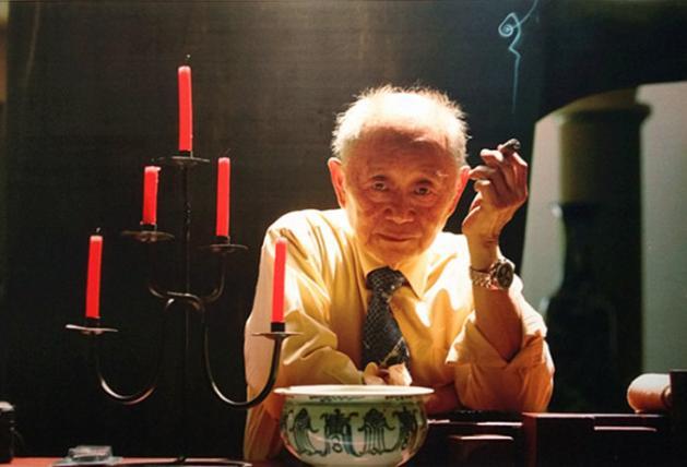 北京第一辆私家车拥有者!93岁仍开法拉利飙车