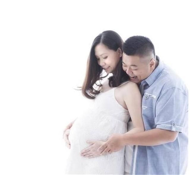 18岁成TVB知名编剧,得星爷提携身价翻倍,为圆