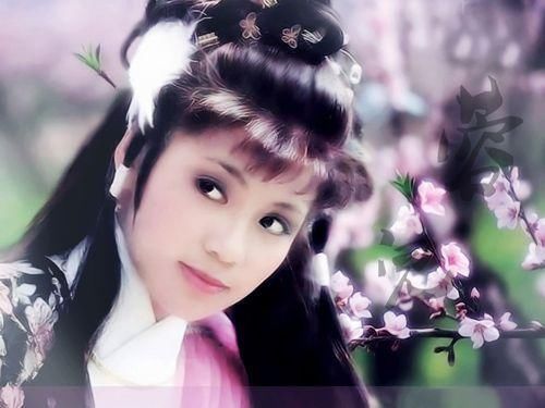 你可能不认识这位配音演员,但你一定记得她配