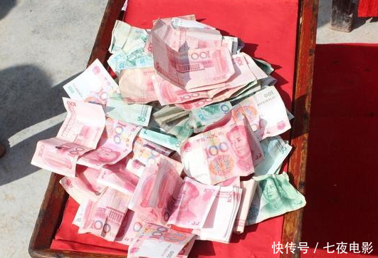 我结婚闺蜜给一千礼金,她结婚我送一张照片,她