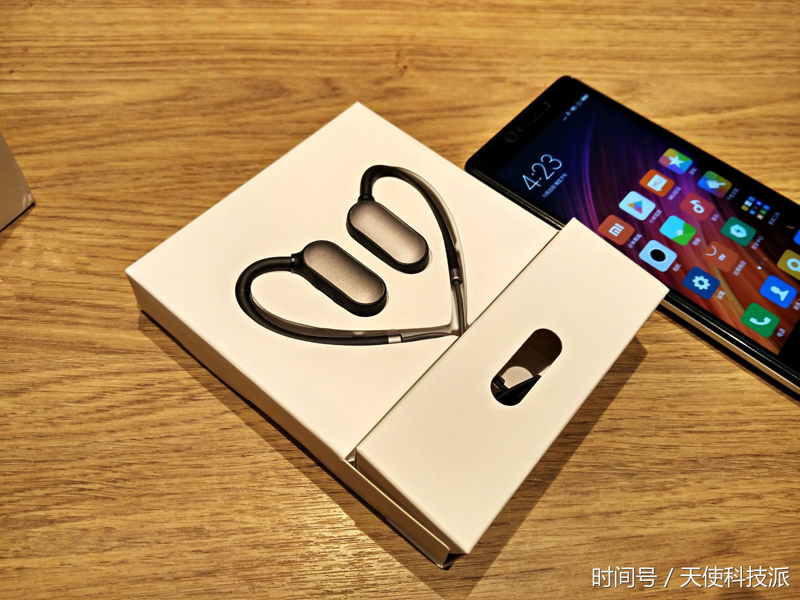 小米运动蓝牙耳机评测,小米6最好的搭配,雷军