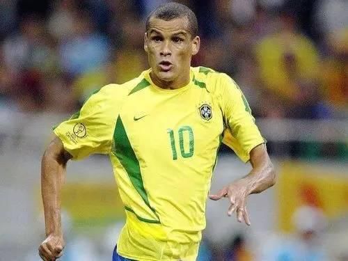 世界足坛近二十年十大顶级中场!