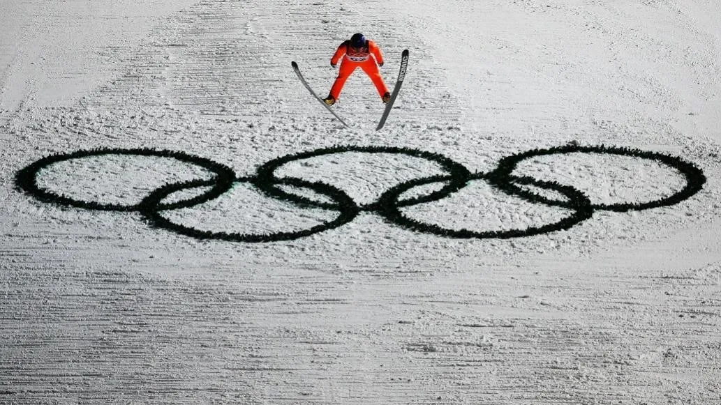 北京冬奥会引燃冰雪游热潮：相关搜索热度飙升213% 概念股业绩抢眼