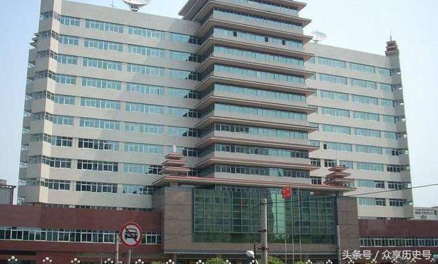 这家企业,年缴税9000亿以上,日稳赚30亿,仅中