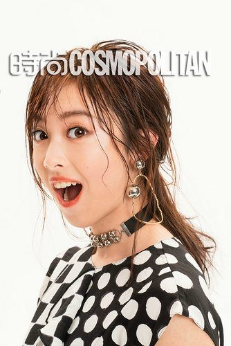 灵气小花邵芸最新大片曝光 实力还原表情包