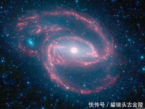 宇航员被吸入黑洞后并没有消失,霍金:有后门,会