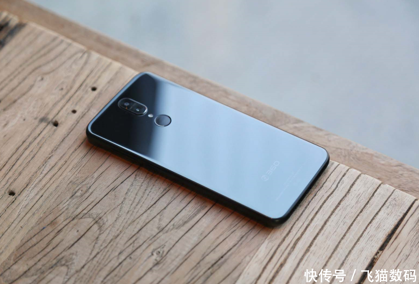 红米Note5迎来最强对手,骁龙660+6G运存高颜