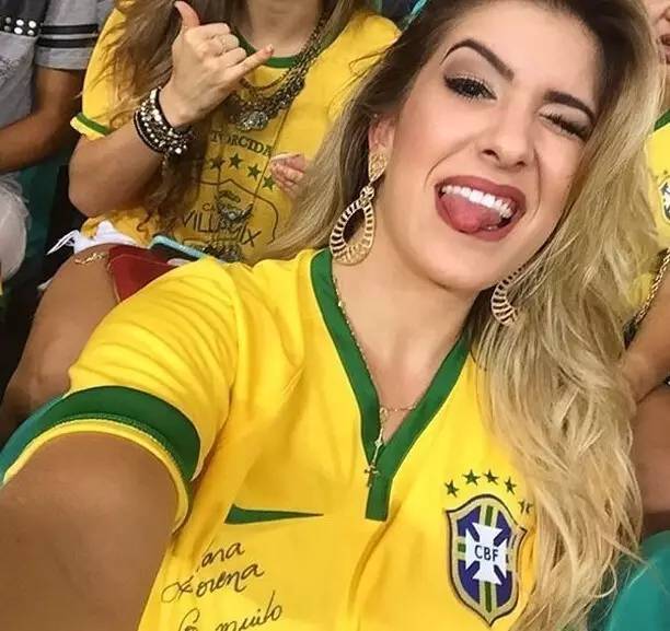 内马尔新欢:舞蹈演员金发身材火辣 内马尔新欢:舞蹈演员金发身材火辣