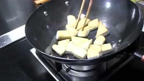 真正的炒菜不粘锅?大饭店厨师一般都用这些方