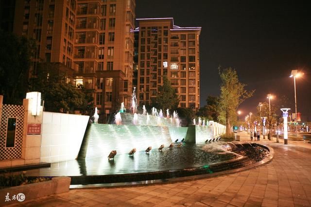 3岁宝宝因奶奶跳广场舞失去胳膊,妈妈做了个决