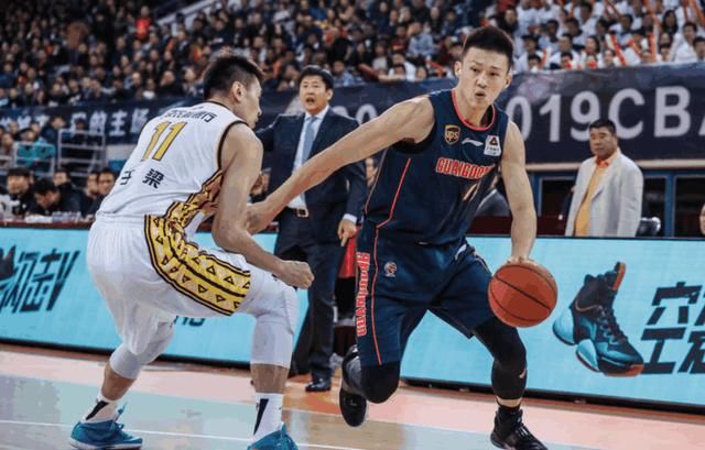 单场33次助攻宏远成团队篮球代表 杜锋第三节