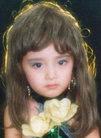 郑爽节目现场发飙,这性格从小时候的一张照片