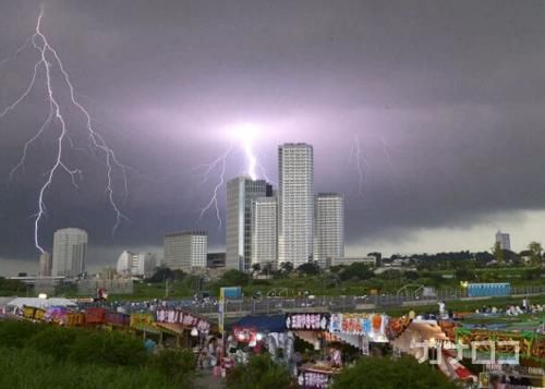 日本东京出现强对流天气 9人遭雷击