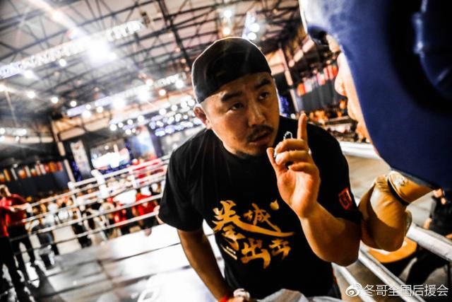 徐晓冬率队夺世界业余搏击大赛4铜还被嚼舌根