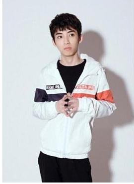 S8国服首位王者,熊猫直播新生代小马LOL强势