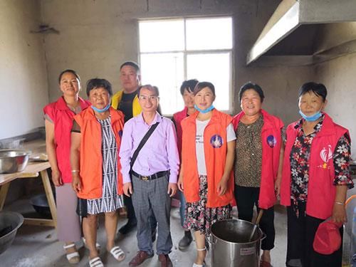 江西赣州谢文淦义工团走进商丘虞城郭土楼村感