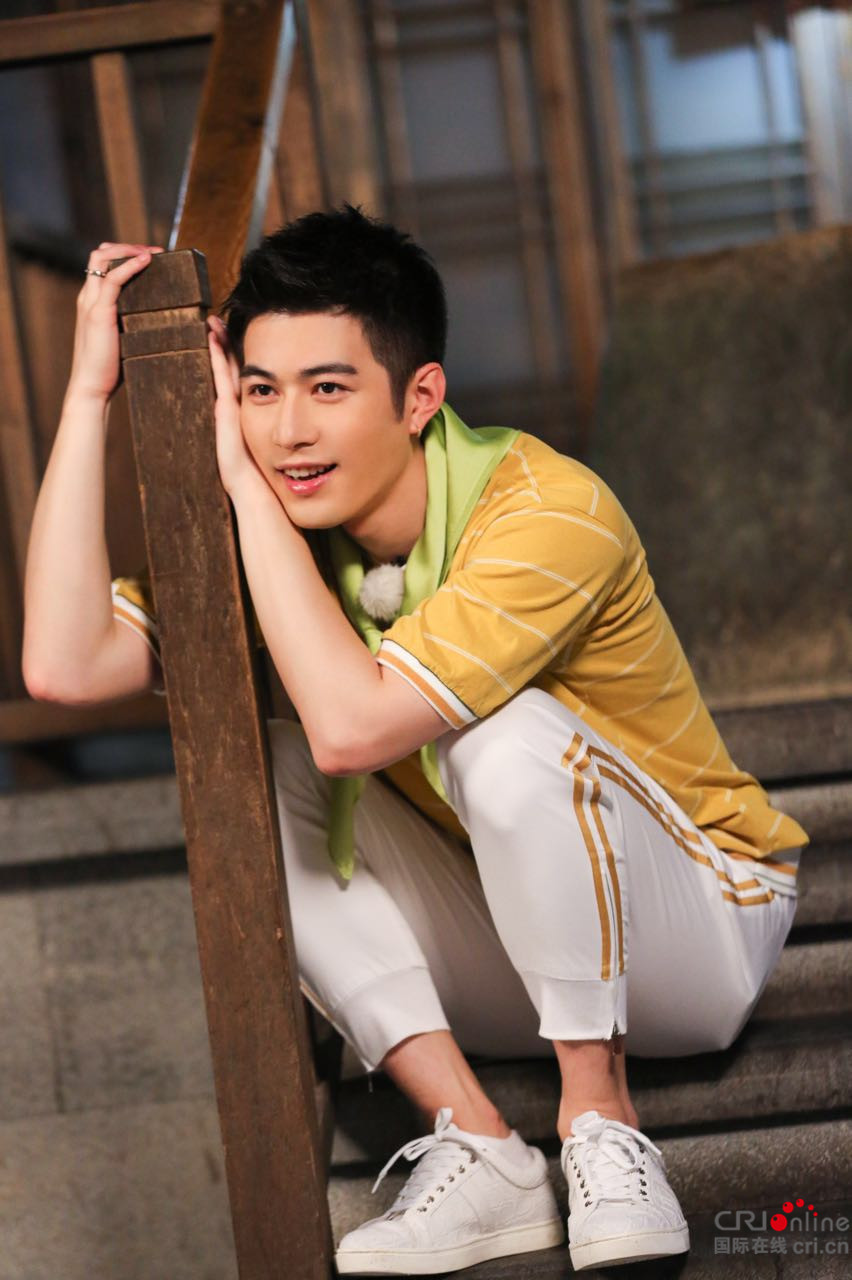 《挑战者》陈学冬跳舞裤子崩开 用力过猛场面尴尬