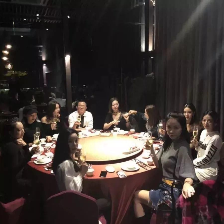 微商目前是中国唯一的穷人逆袭的行业!