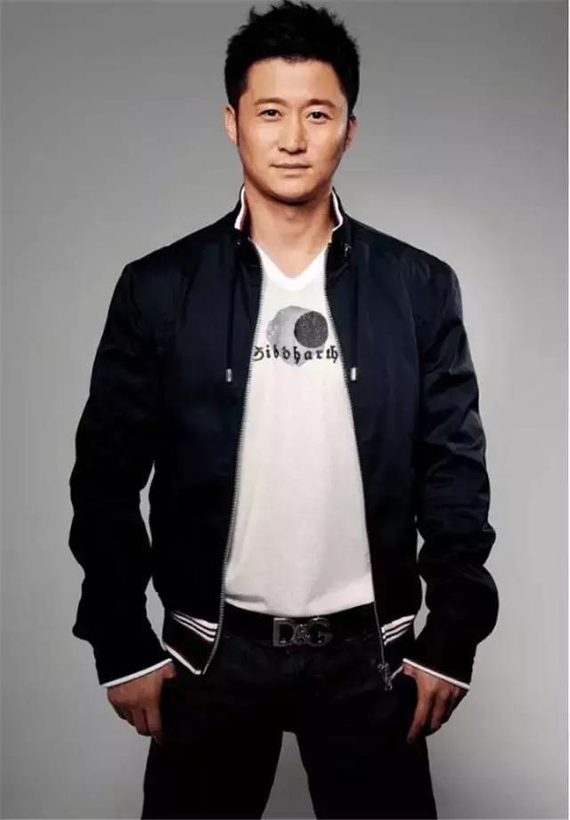 计春华去世,吴京前往现场哀悼,这个举动被网友大骂没教养!