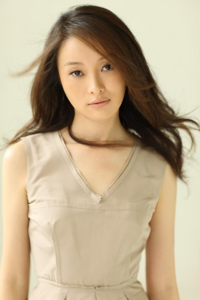 玉女出道,出身书香门第,遭蒋勤勤夺爱,最不喜欢走红毯 玉女出道,出身书香门第,遭蒋勤勤夺爱,最不喜欢走红毯