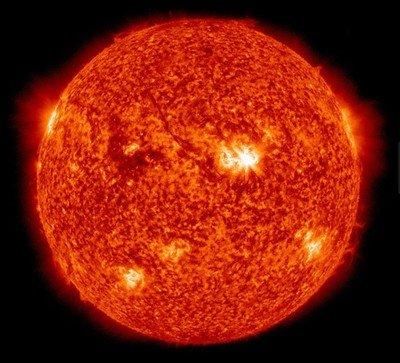 太阳内部出现异状,即将变为黑洞?科学家回应:
