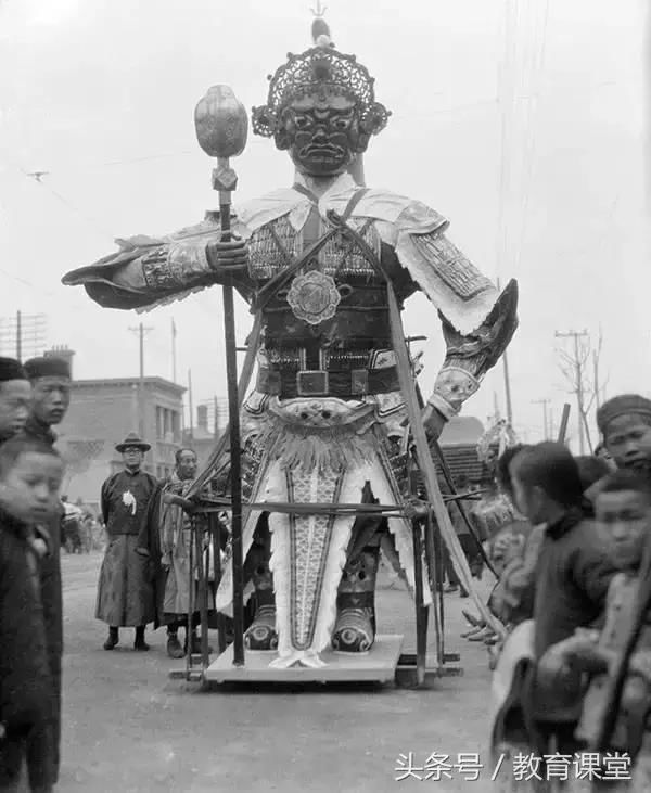 美国人在鞋盒里发现了6000张老照片