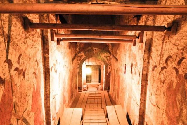 王家峰北齐墓群位于郝庄乡王家峰村东"王墓坡",据调查,目前共有三座