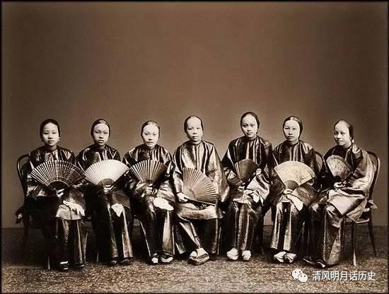 中国古代女人珍贵老照片:宫中女子,城里贵妇,出嫁女人 中国古代女人珍贵老照片:宫中女子,城里贵妇,出嫁女人