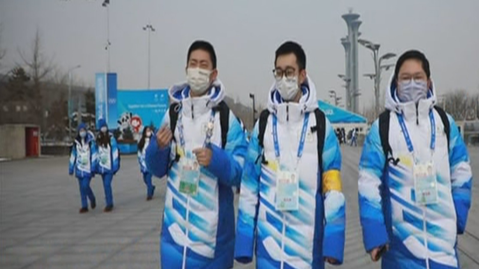 冬奥志愿者用微笑书写北京冬奥会最好名片！与冬奥同行，他们与有荣焉