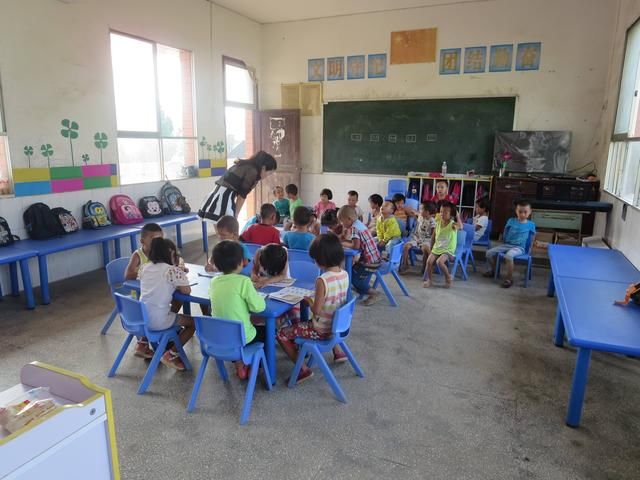 孩子上幼儿园第一天,园长在群里发了一条消息