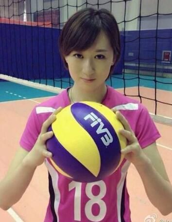 女排第一美人乔婷隐秘部位纹身引争议 被批太