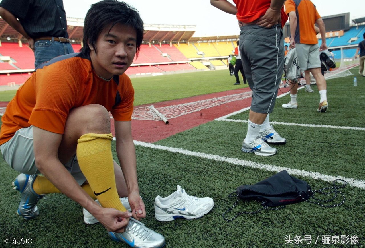前中国职业足球运动员 辽宁沈阳人 李金羽