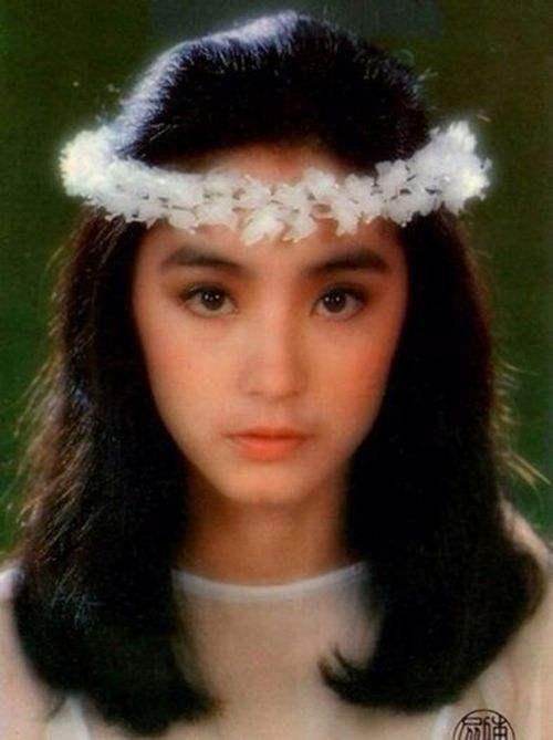 63岁林青霞与28岁女儿同台 网友:才知道美真的