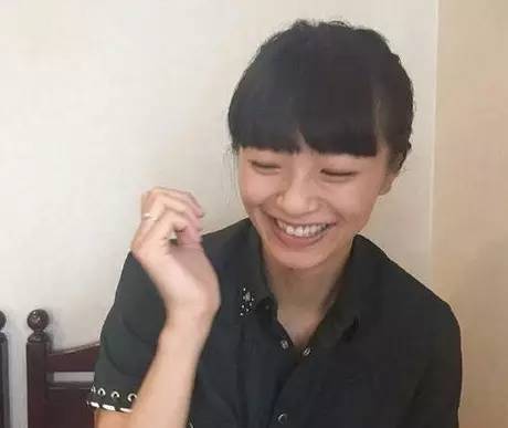 荣仓奈奈秀恩爱晒钻戒 贺来贤人甜蜜回应