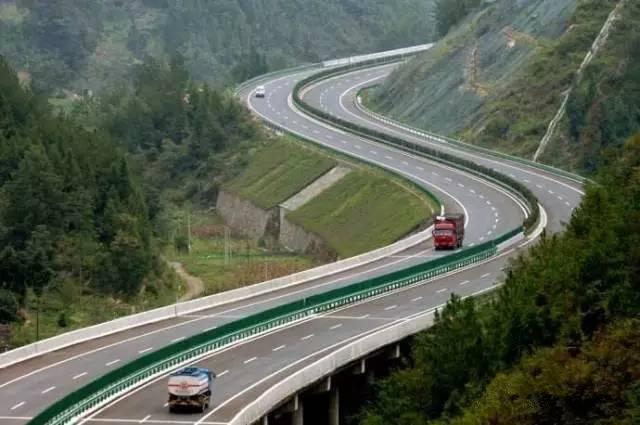 人少车少却要限速30，这种道路设置合理吗？
