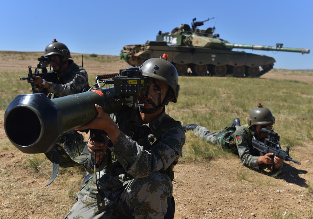 国防部征兵办公室对体检标准进行了调整，主要有四个方面：一是身高标准的调整，男青年的身高标准由162厘米以上，调整为160厘米以上；女青年的身高标准由160厘米以上，调整为158厘米以上，还规定了不同兵种新兵的身高限度。二是体重标准的调整，对体格条件较为优秀的应征青年，体重可放宽至不超过标准体重的25%，不低于标准体重的15%。三是视力标准的调整，除特殊要求的条件兵外，大专毕业以上文化程度的青年和在校大学生报名应征的，右眼裸眼视力从4.8放宽到4.6，左眼裸眼视力从4.6放宽至4.5。四是血常规、尿检等一些辅助性检查项目，重新明确了标准限度和把关原则。