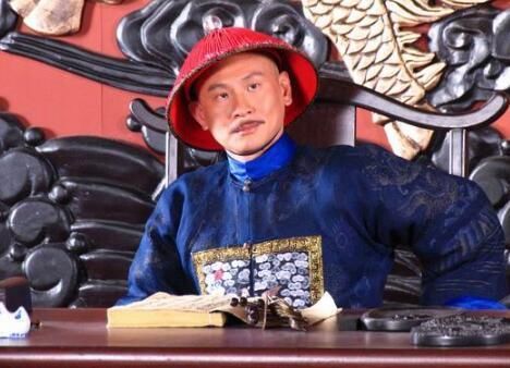 县令写了一副对联,落魄秀才大笑:若不修改,你必将大祸临头