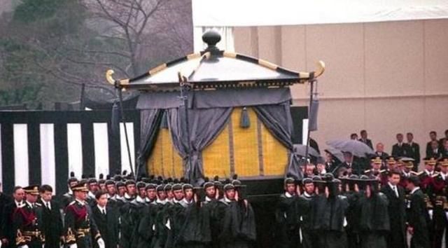 为啥日本的国歌听起来像中国式哀乐?其实,答案