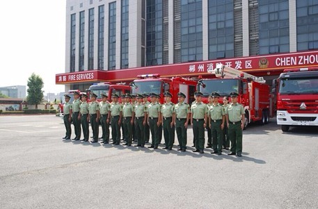 郴州高新区管委会主任李黎明走访慰问驻园部队
