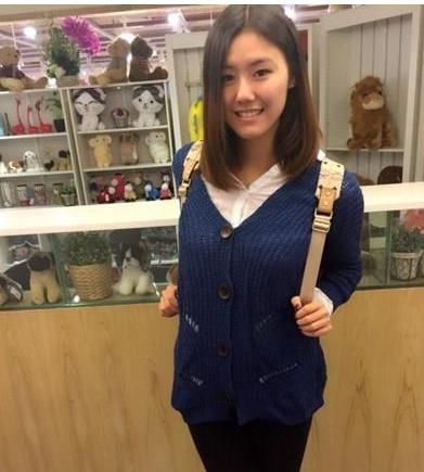 女性游泳运动员为什么胸前都是平的?傅园慧一