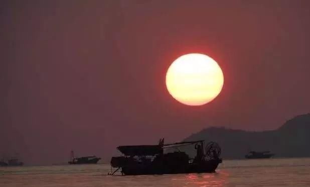 脑筋急转弯字谜:存心不善,有口难言,猜一字