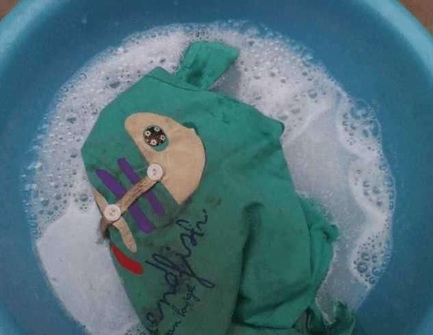 3岁女宝皮肤溃破总用手抓挠,还有异味,就医被