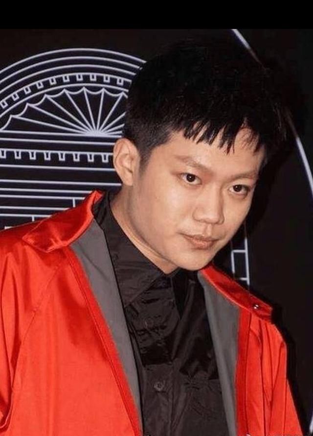 贾乃亮和皮几万一样造型的照片,大家看看,如果