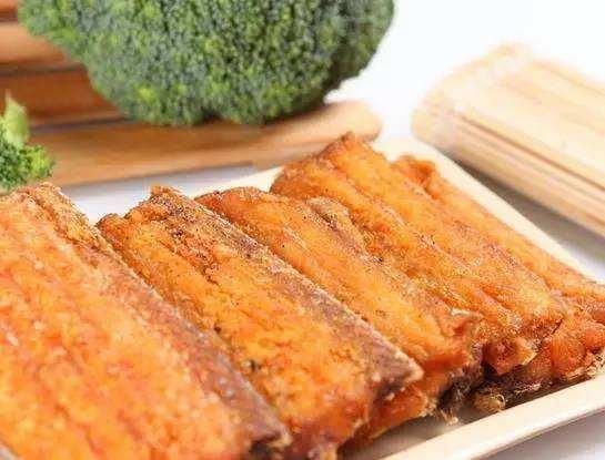 美味的带鱼,身上有一层白膜,这到底是什么东西