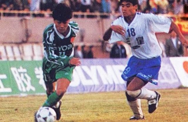 翼首秀亮眼!不辱快刀浪子11号球衣,施密特有