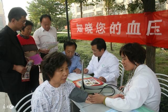 高血压标准变了(美国),我国老年高血压患者这个