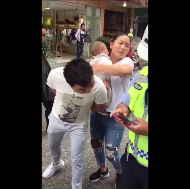 男子嚣张辱骂交警被拘,前后形象对比令人捧腹